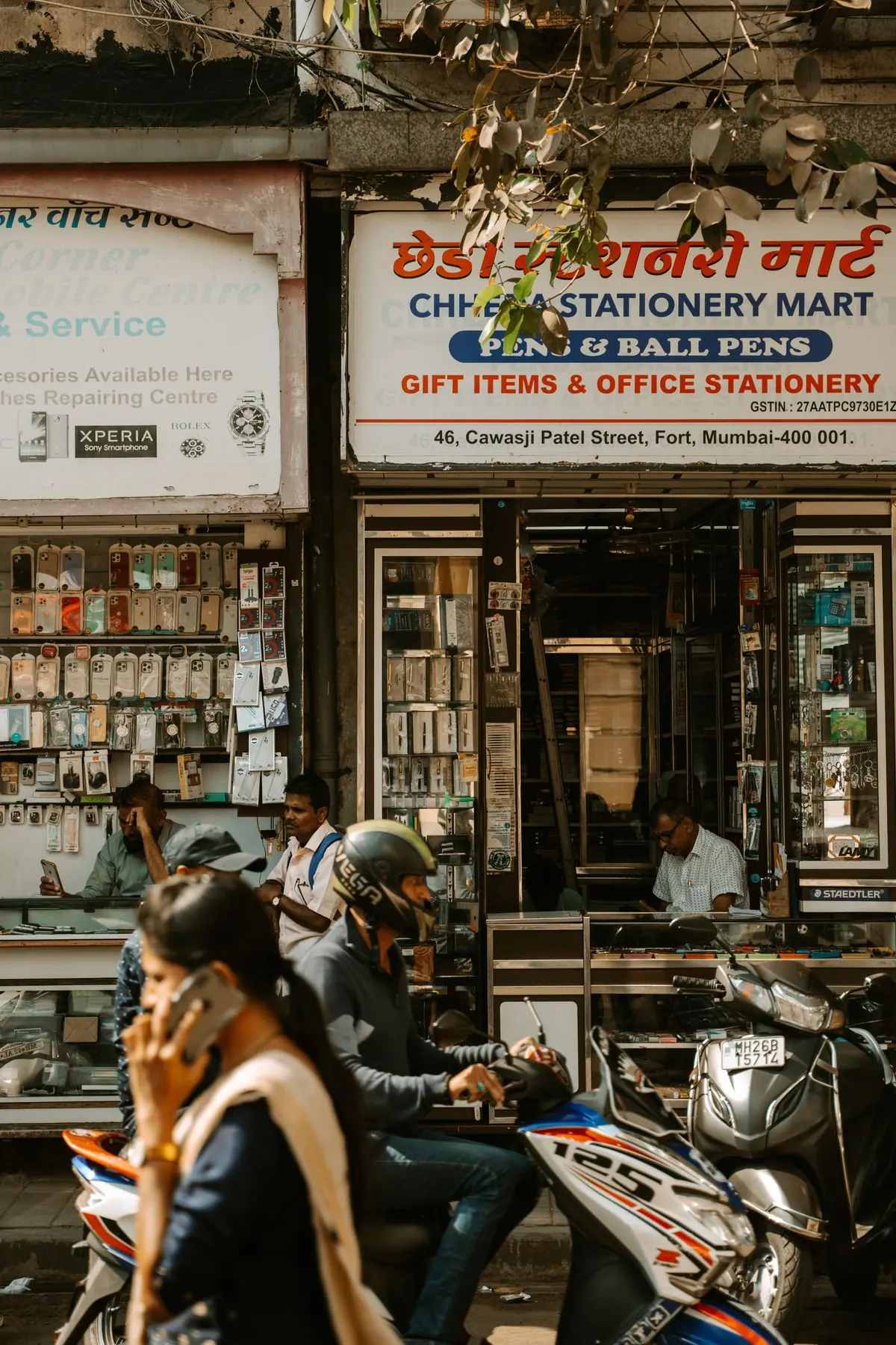 Street-level shops and daily commerce in Mumbai